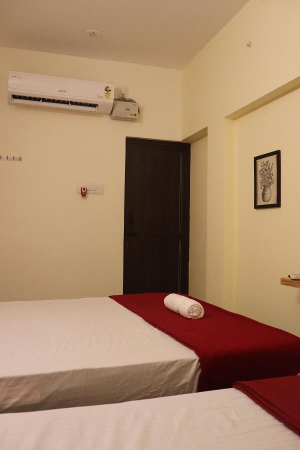 Grand Suites Srirangam Tiruchirappalli ภายนอก รูปภาพ